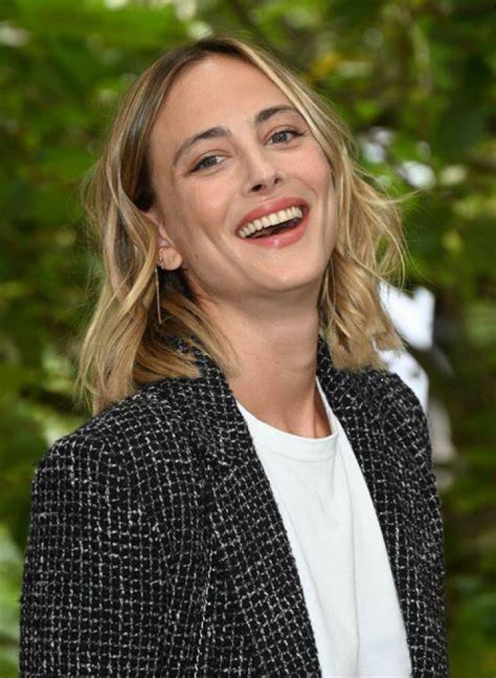 Nora Arnezeder