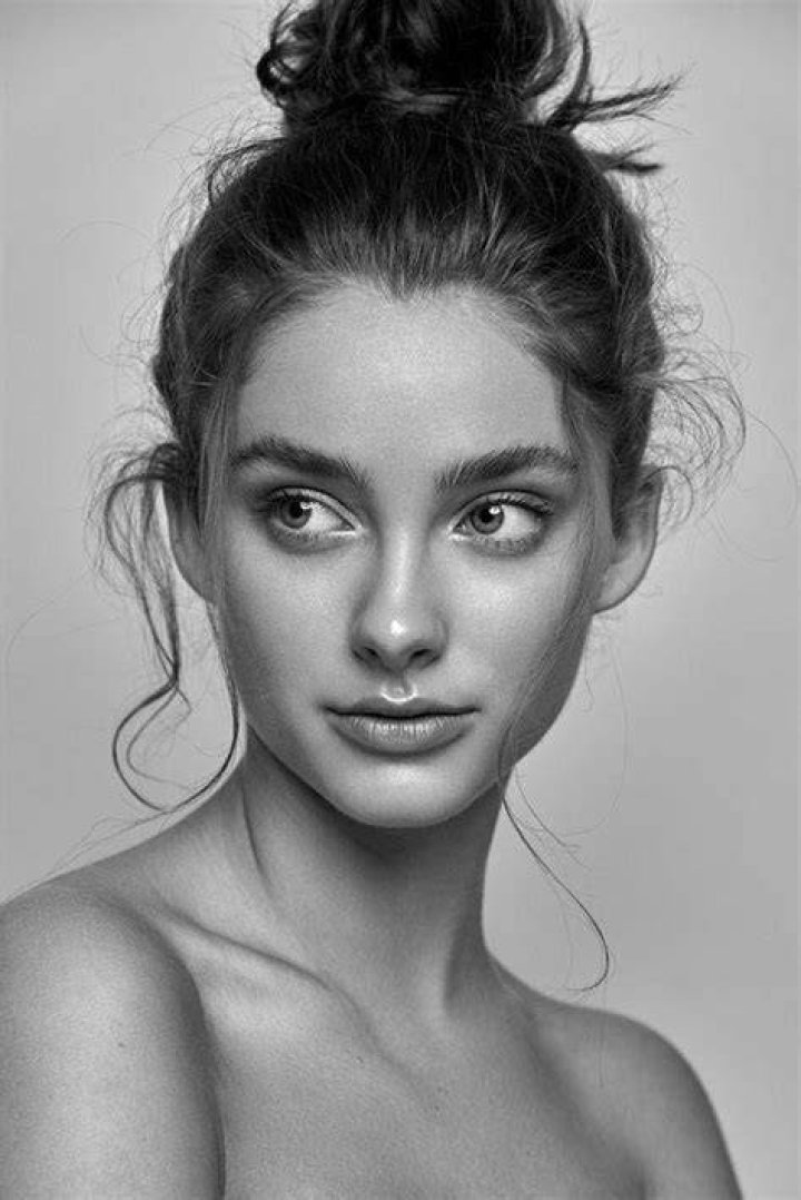 Olivia Ciarfella (oliviaciarfella) Portrait Photography Poses, Beauty