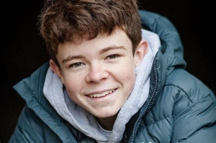 Paddy Holland Bio, Age, NetWorth, Girlfriend, Career and More Sidomex