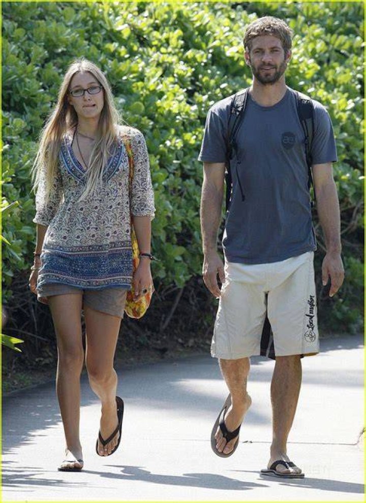 Paul Walker&rsquo;s Girlfriend, Jasmine PilchardGosnell, Collapses &mdash; Her Sad