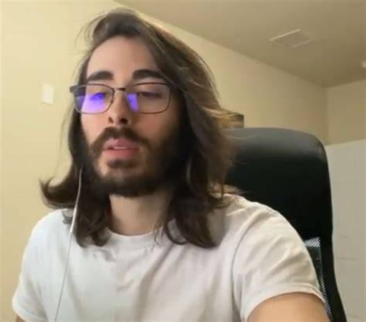 Penguinz0's Profile, Net Worth, Age, Height, Relationships, FAQs