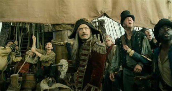 Peter Pan & Wendy Trailer Unveils Jude Laws Captain Hook, Yara Shahidis Tinkerbell