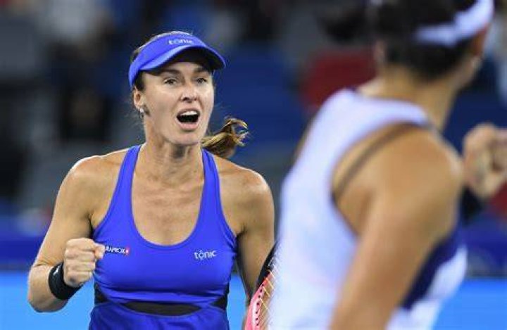 Photos, video Tennis great Martina Navratilova proposes to, marries