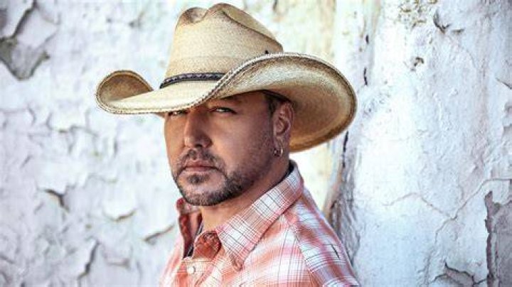 PIC Jason Aldean's Daughter, Keeley, Graduates High School