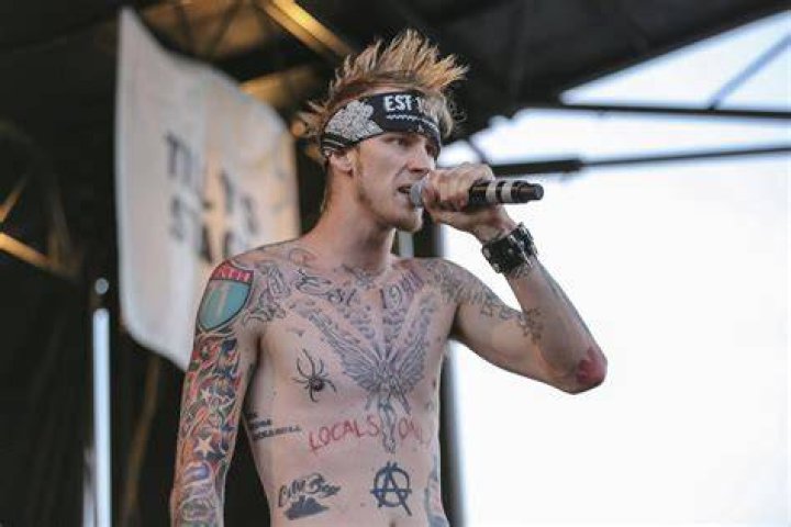 Pin on Machine gun kelly