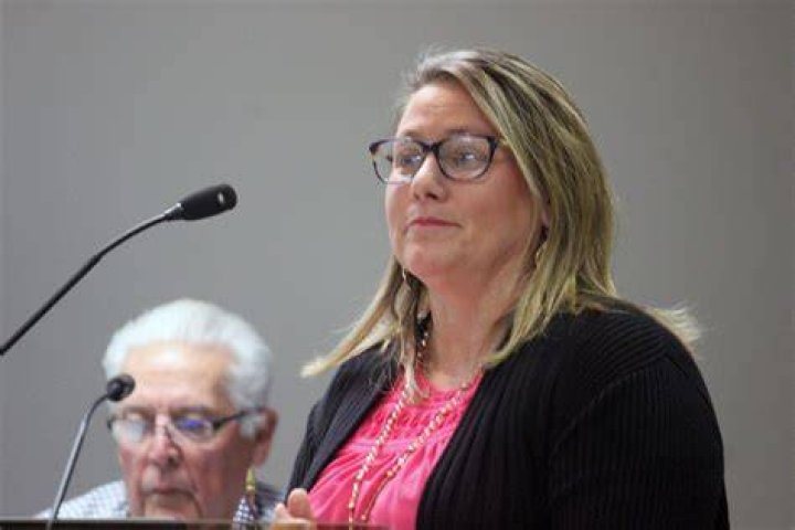 Popular Iberia Middle School principal dies after morning accident