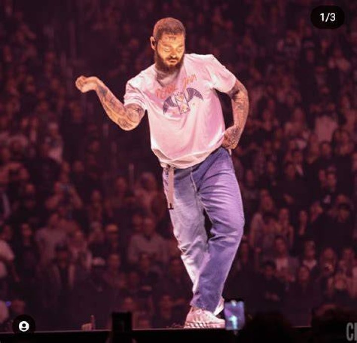 Post Malone showing some love last night in Seattle r/pearljam