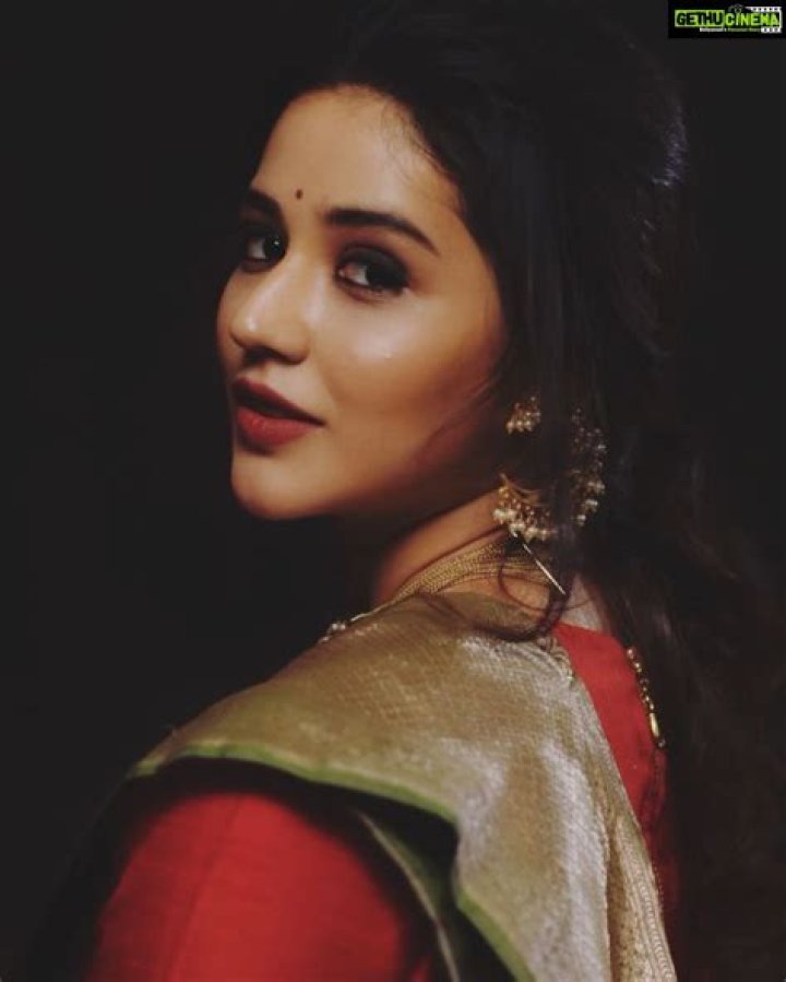 Priyanka Jawalkar latest photography pictures posted in social media