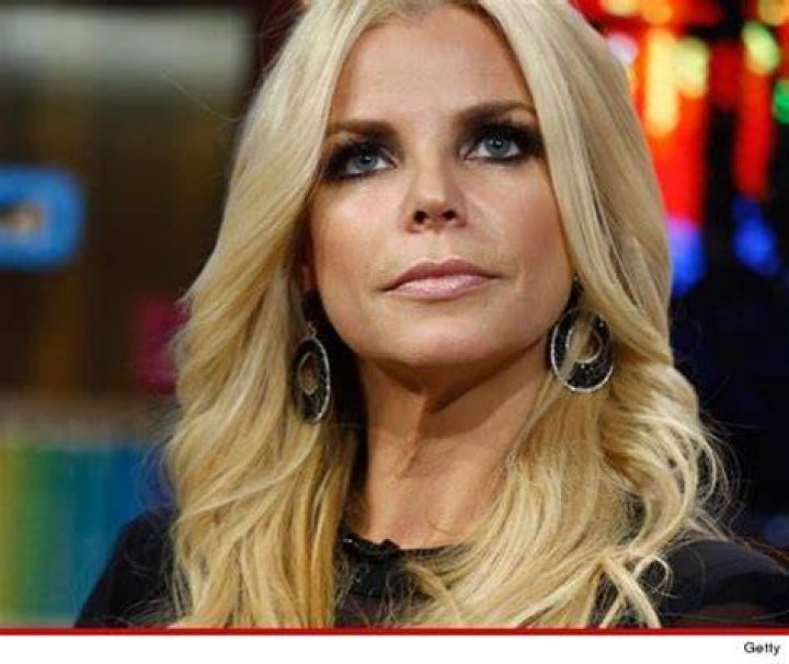 Real Housewives star Alexia Echevarria 'sues insurance broker for 2m