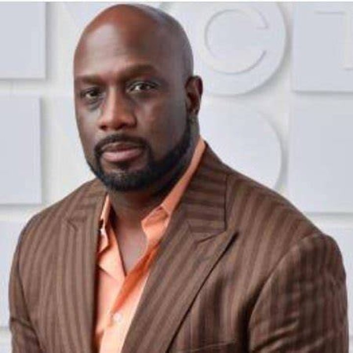 Richard T Jones' Envious Marriage Of Two Decades; Net Worth From Acting Career
