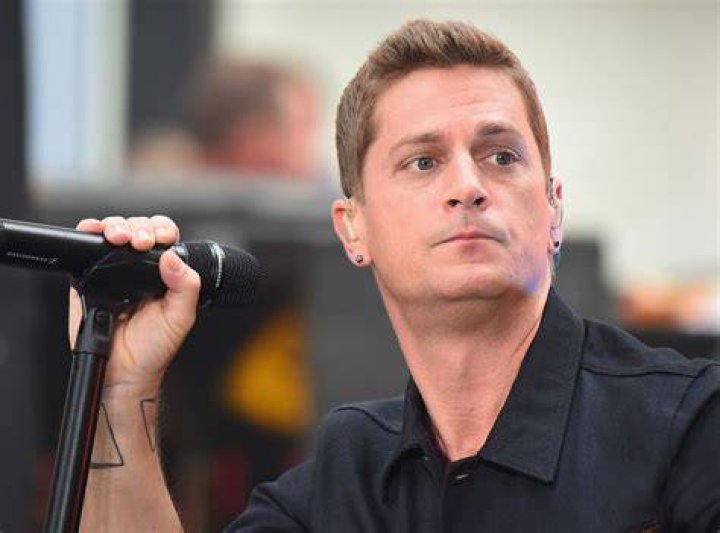 Rob Thomas Apologizes After Making "Racist" Joke in Australia "I Sat
