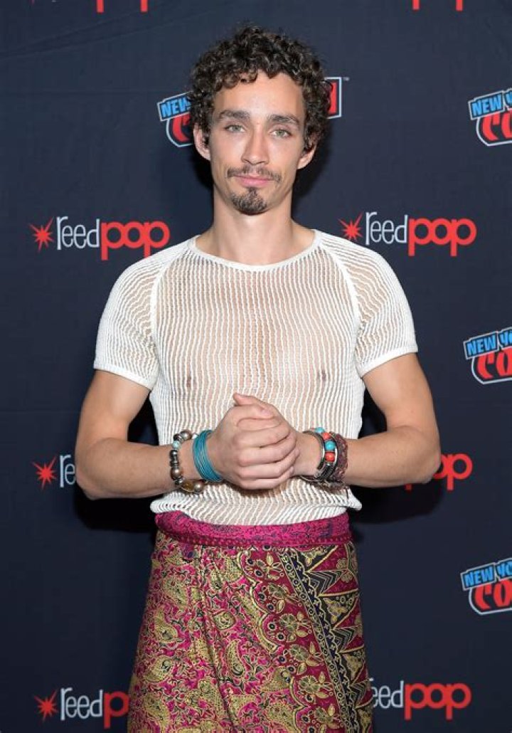 Robert Sheehan reveals how 'Umbrella Academy's Number 4 was rewritten