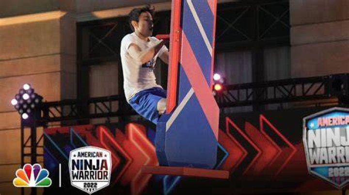 Rookie Evan Andrews Fights for His First Buzzer NBC’s American Ninja