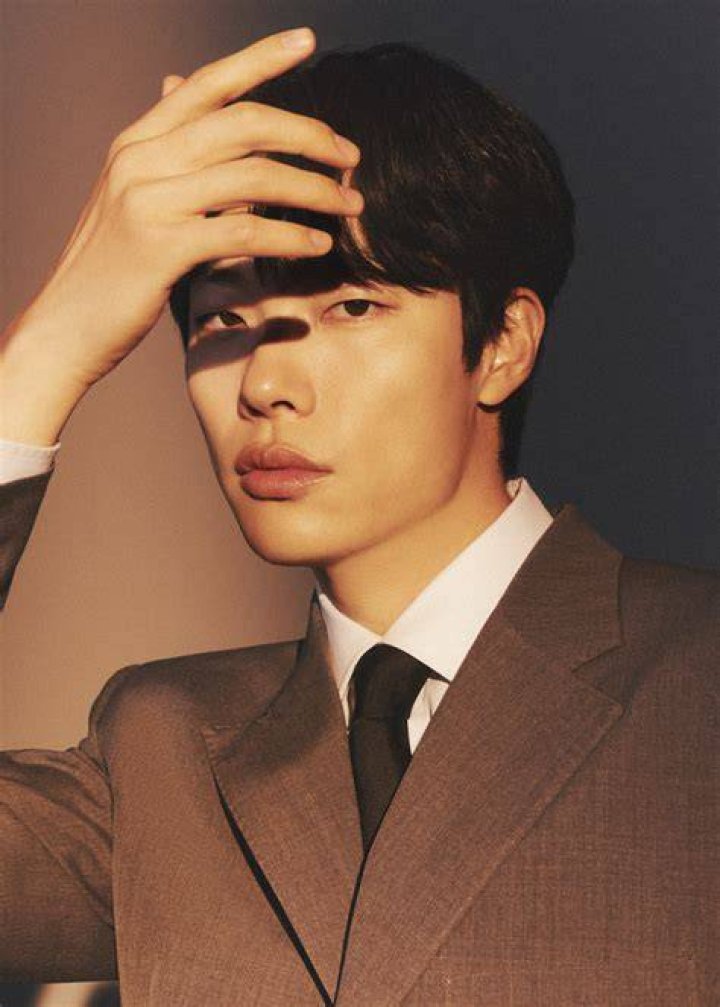 Ryu Jun Yeol Is An Indifferent Man Who Is Willing To Do Anything For