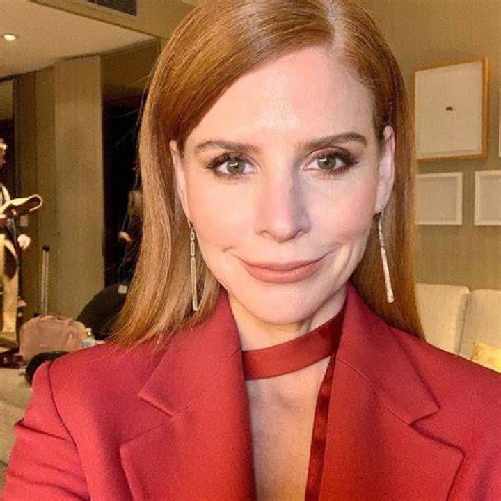Sarah Rafferty Biography, Age, Height, Husband, Net Worth, Family ·
