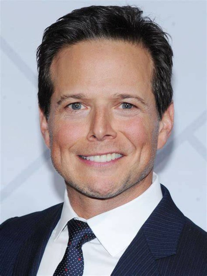 Scott Wolf Actor Scott Wolf on the V panel at the 2010 San… Flickr