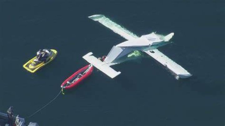 Seaplane crashes into Lake Sammamish, killing 1 and injuring 1
