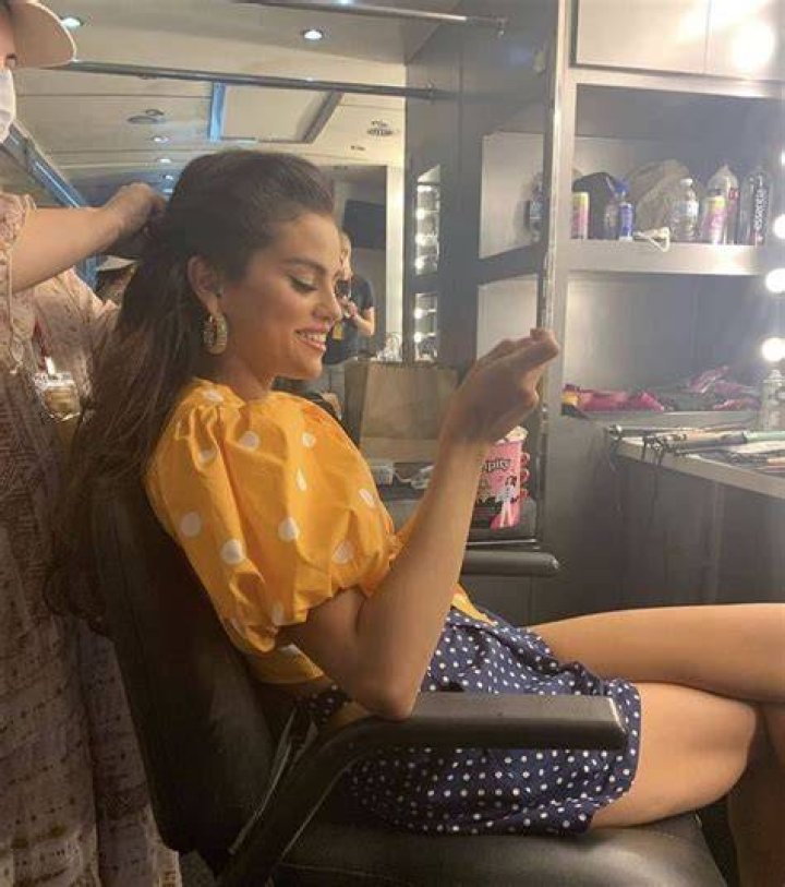 Selena Gomez Posts Sexy Behind The Scenes Video From Ice Cream Hollywood Life ·