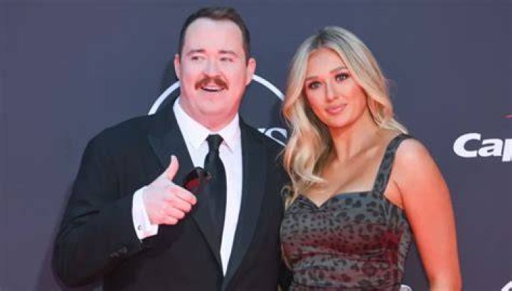 Shane Gillis Bio, Family, Career, Wife, History, Measurements
