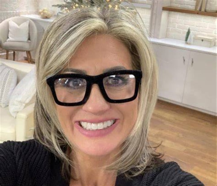 Shawn Killinger QVC Age, Networth, Husband, Daughter, Feet