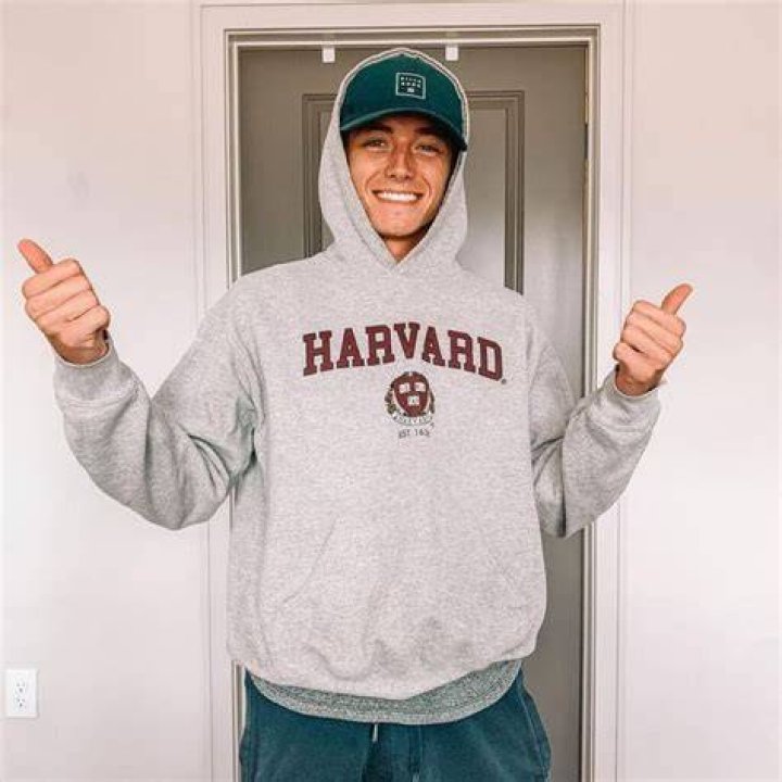 Slick Stevie Girlfriend, Sister, Age, Height, Net Worth 2024