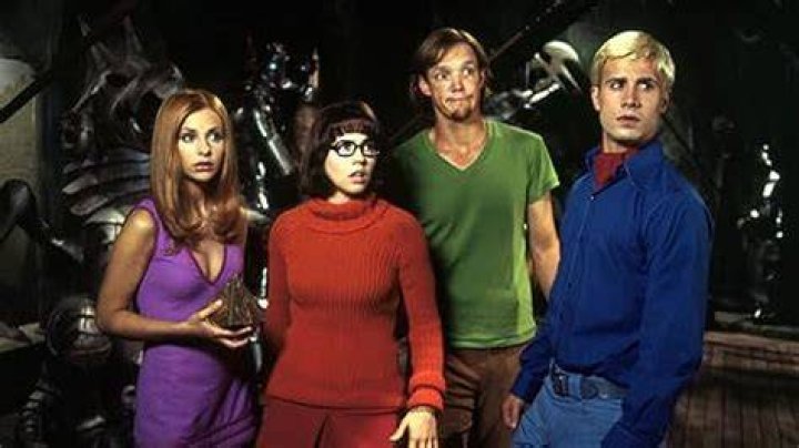 Steamy Daphne-Velma Kiss and Gay Fred Joke Cut From Scooby-Doo Movie, Confirms Sar