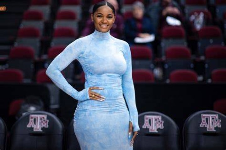 Sydney Carter coaches at A&M
