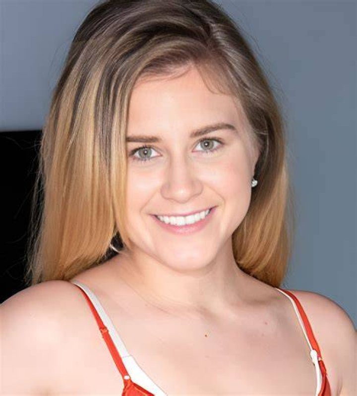 Taylor Blake (Actress) Age, Height, Weight, Wiki, Boyfriend, Bio