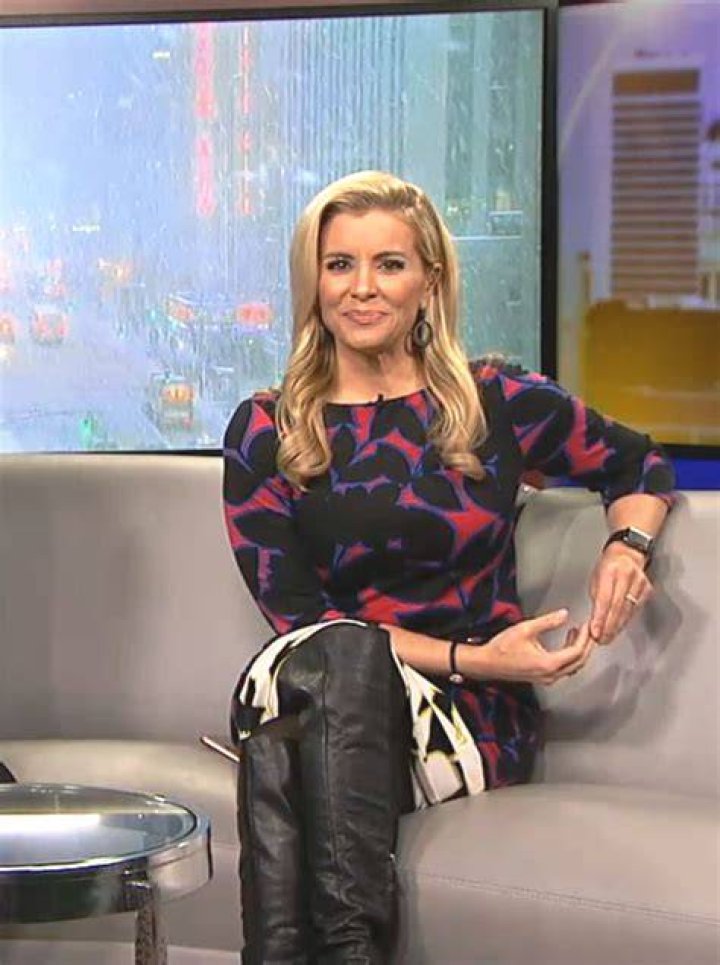 THE APPRECIATION OF BOOTED NEWS WOMEN BLOG christina loren