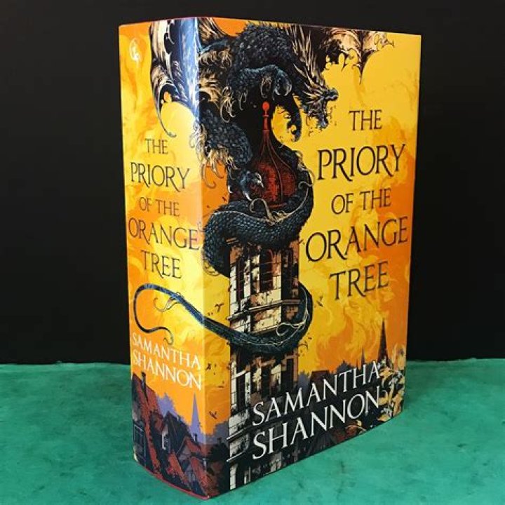 The Priory of the Orange Tree Samantha Shannon 9781635570304