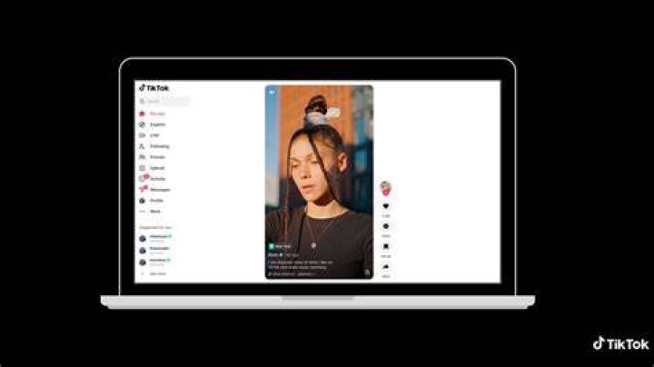 TikTok's Hype House Who are the members and who lives there? PopBuzz