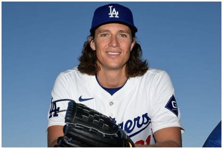 Tyler Glasnow Bio, Net Worth, Age, Dating, Girlfriend, Salary