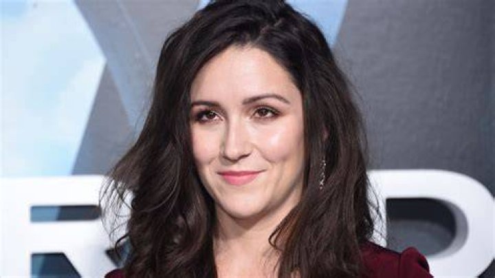 Unveiling Shannon Woodward's Marital Status: Uncover The Truth