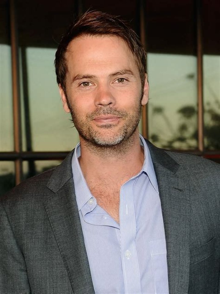 What is Barry Watson doing now? Wife, Net Worth, Children, Bio