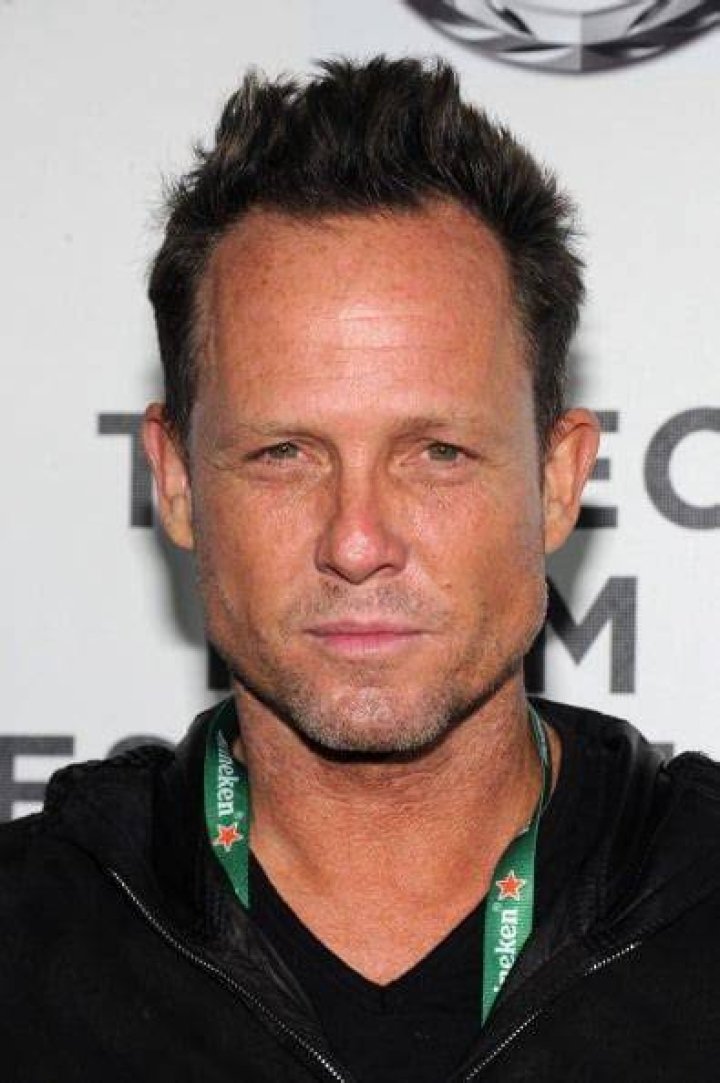 What Is Dean Winters Net Worth 2023 Overview, Interview MUSICAFM