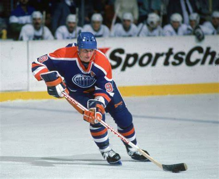 Who are Wayne Gretzky's daughter Paulina and Emma Gretzky? FirstSportz