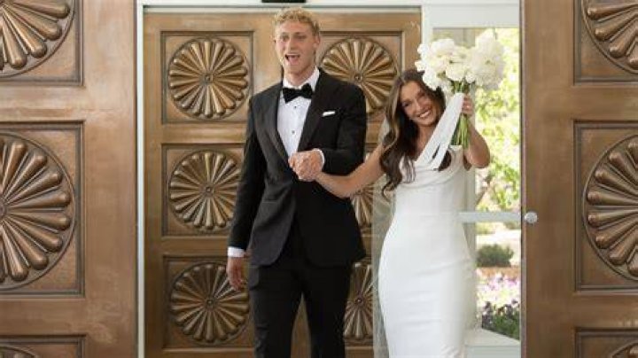 Who is Chandler Moore&rsquo;s wife Hannah? Grammys 2023 reaction stole the show