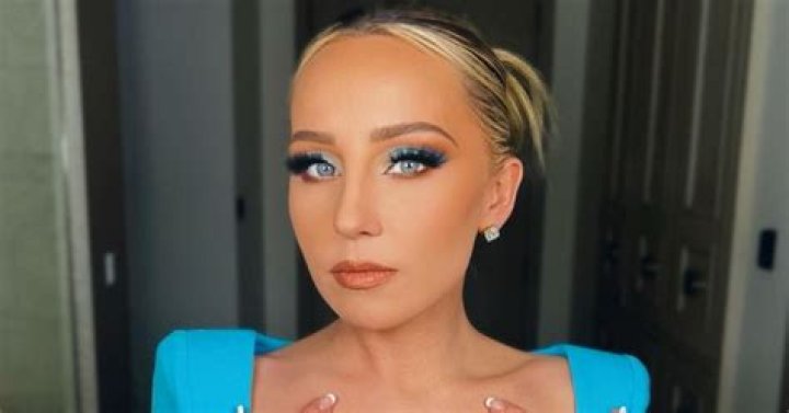 Who Is Chip Girl On TikTok? Burgundy Waller Age and Instagram Name Revealed