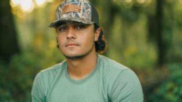 Who is Holden Landry's Wife? Biography.