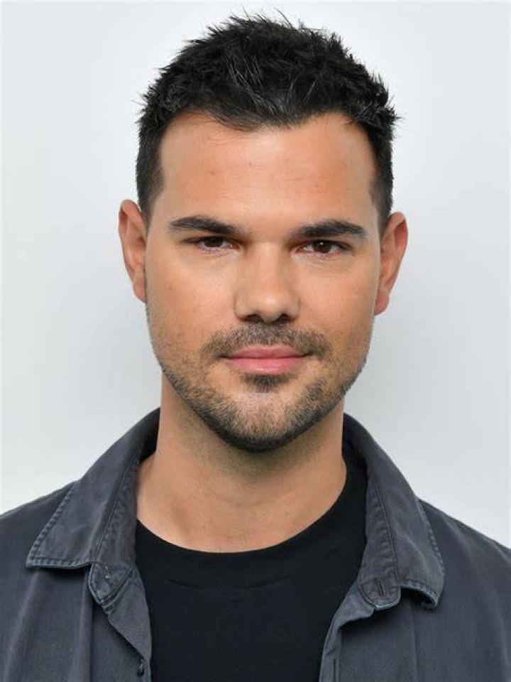 Who Is Taylor Lautner's Wife? How Did Taylor Lautner Meet His Wife?