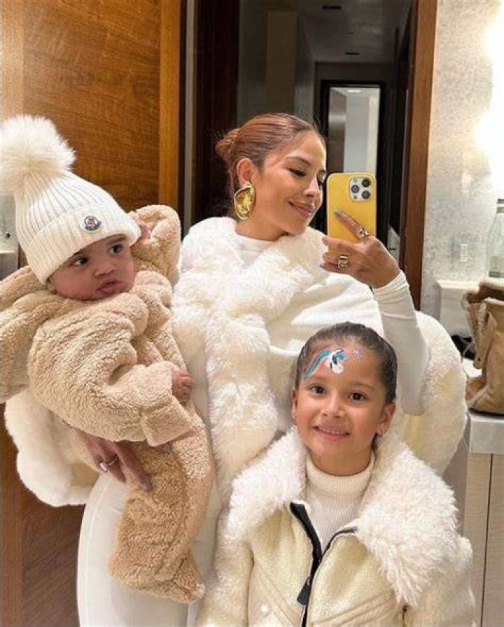 YRIS PALMER on Instagram “Baby shower vibes 🧸” Pregnancy Outfits