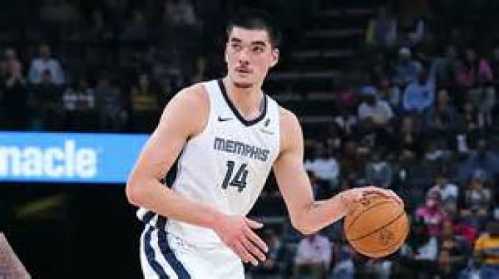 Zach Edey EmeliaHargun