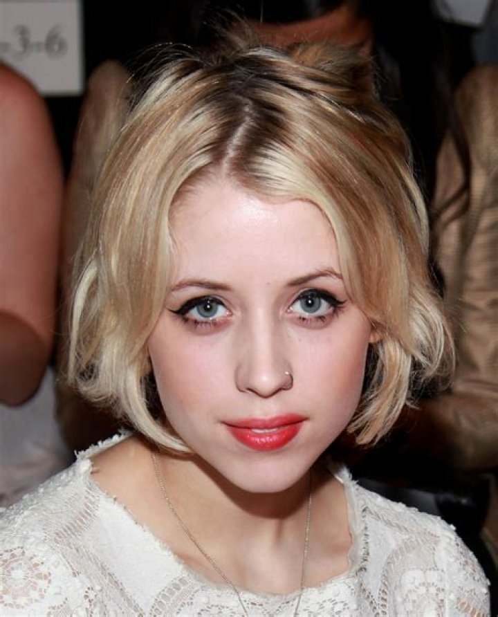 ZoomBlog | Peaches Geldof - Bio, Age, Net Worth, Married, Nationality, Body Measurement, Career