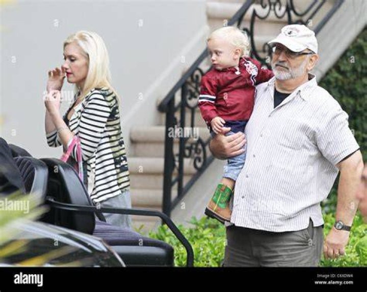 Zuma Rossdale, Dennis Stefani and Gwen Stefani Gwen Stefani shopping